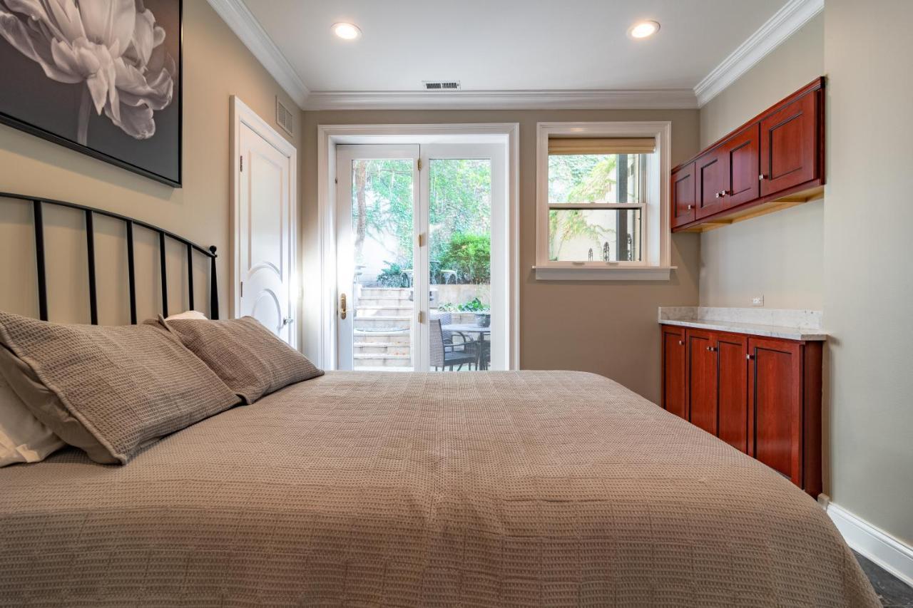 Luxurious Gold Coast With Parking For Up To 12 Guests Chicago