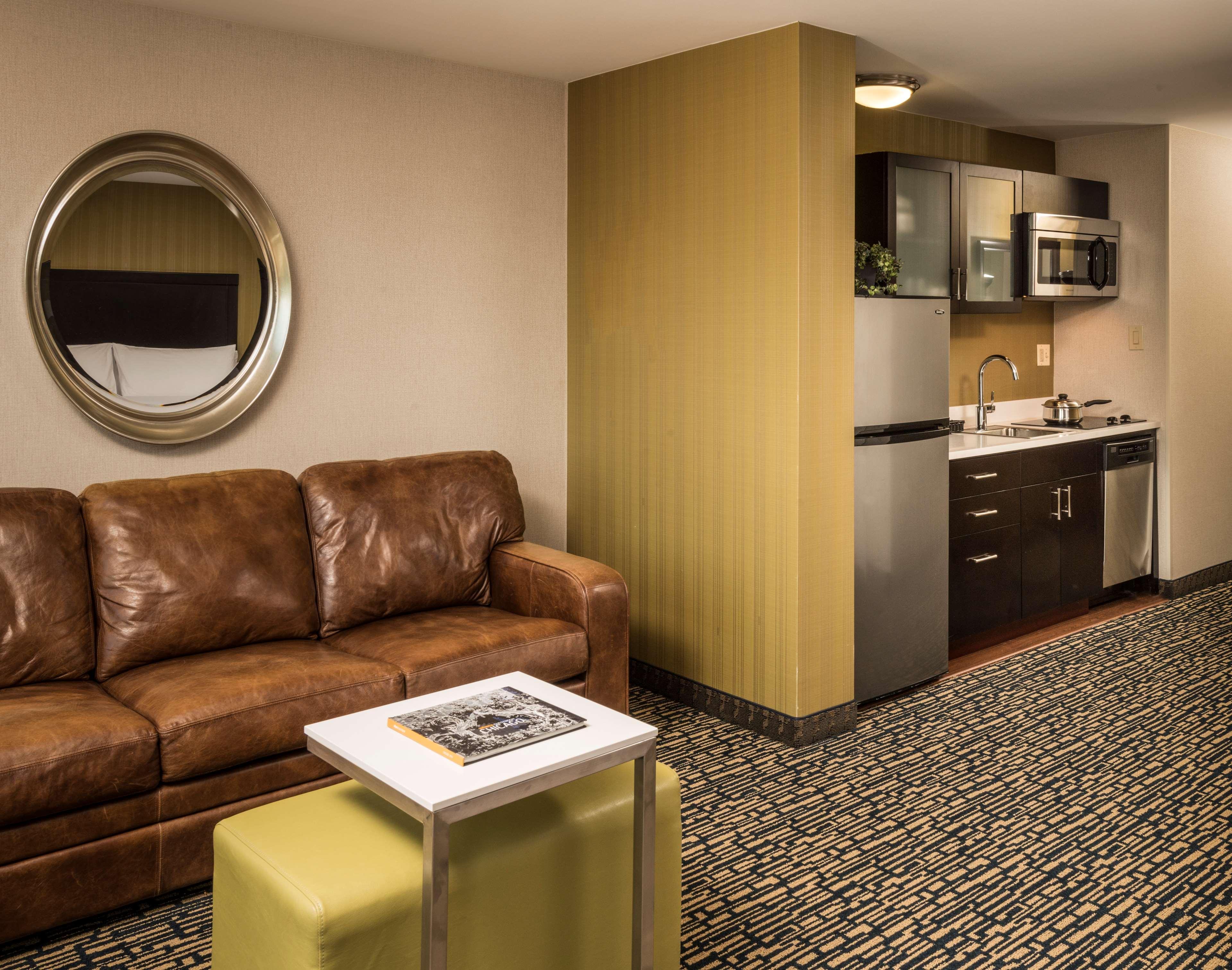 Homewood By Hilton Downtown - Magnificent Mile Hotel