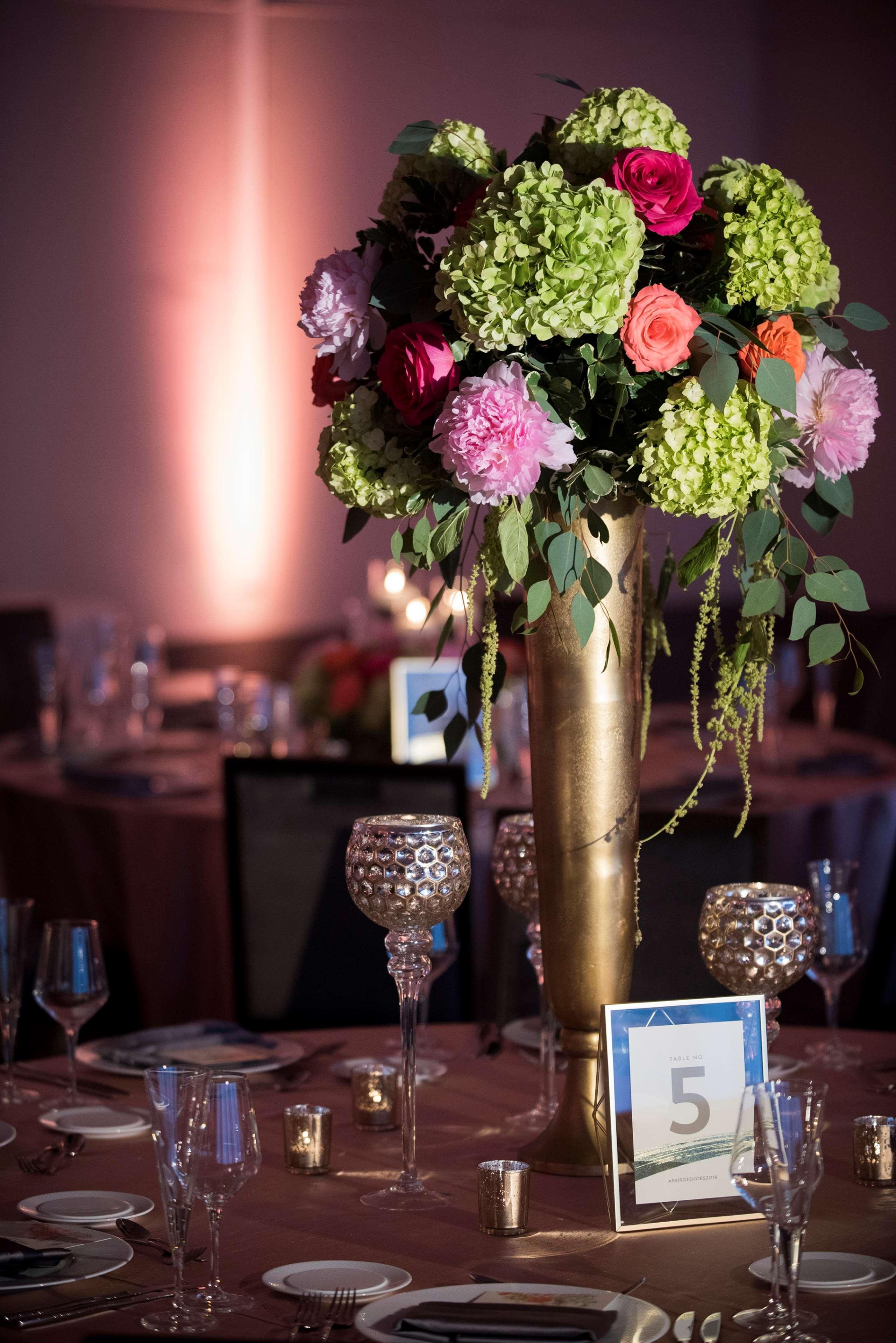 Londonhouse Chicago, Curio Collection By Hilton