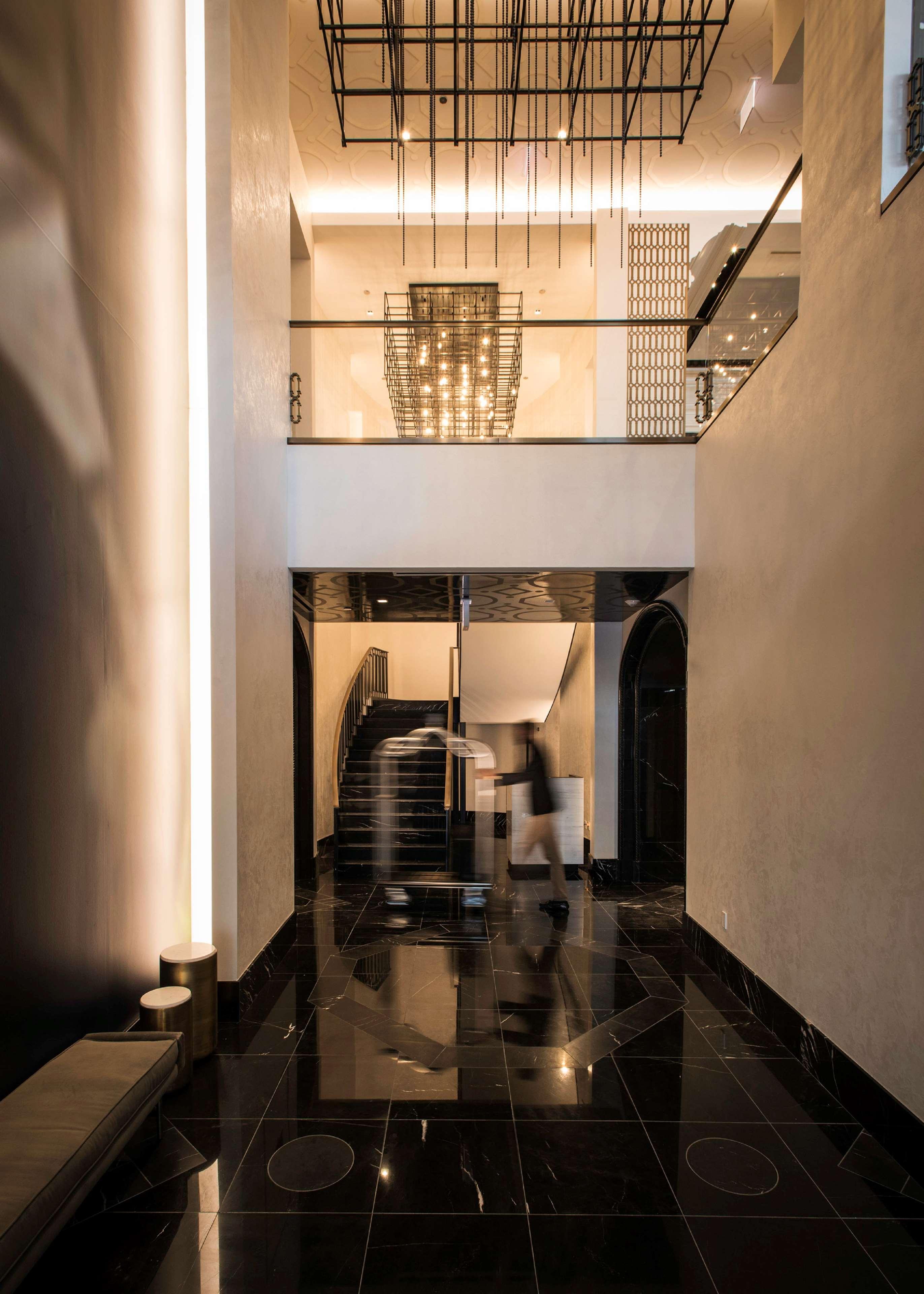 Londonhouse Chicago, Curio Collection By Hilton Chicago