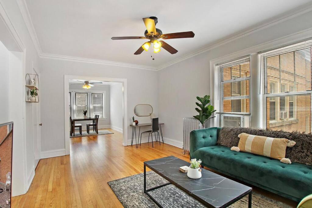 1br Deluxe Apt With Complete Amenities - Campbell 3 Apartment Chicago