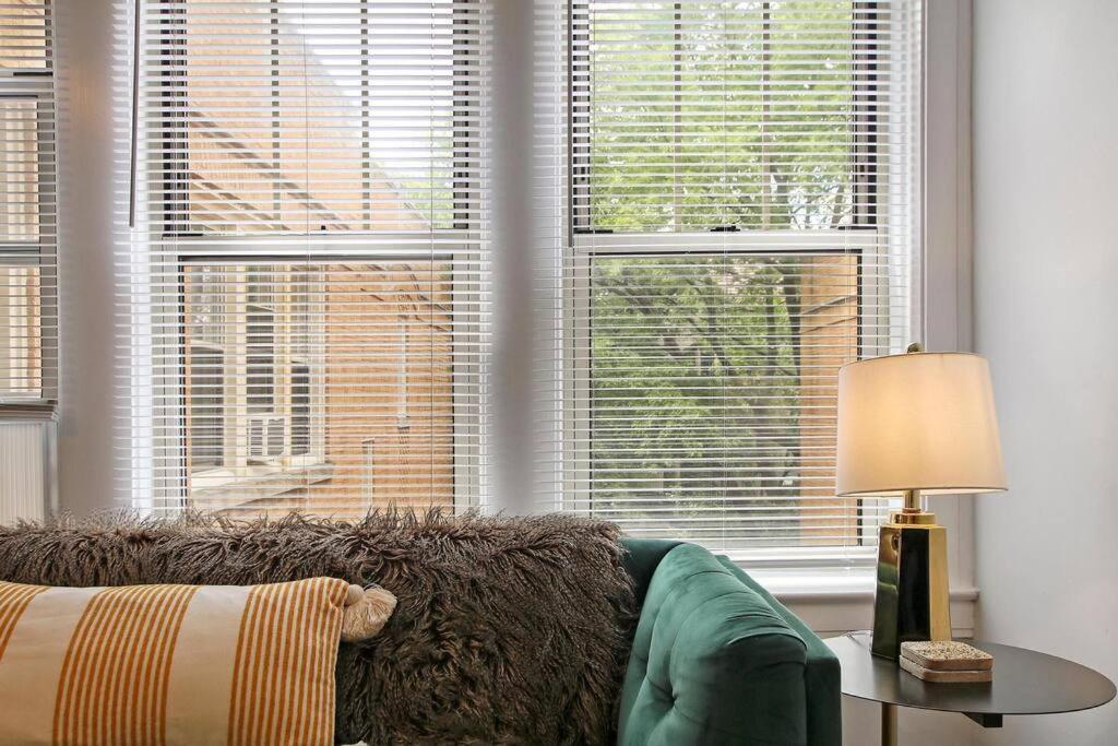 1br Deluxe Apt With Complete Amenities - Campbell 3 * Chicago
