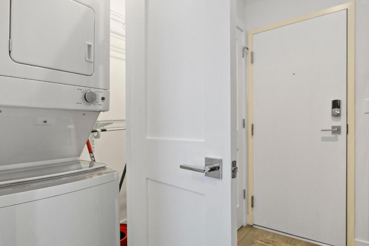 Cozy Studio Apt With In-unit Laundry And Wi-fi! - Montrose 111 *