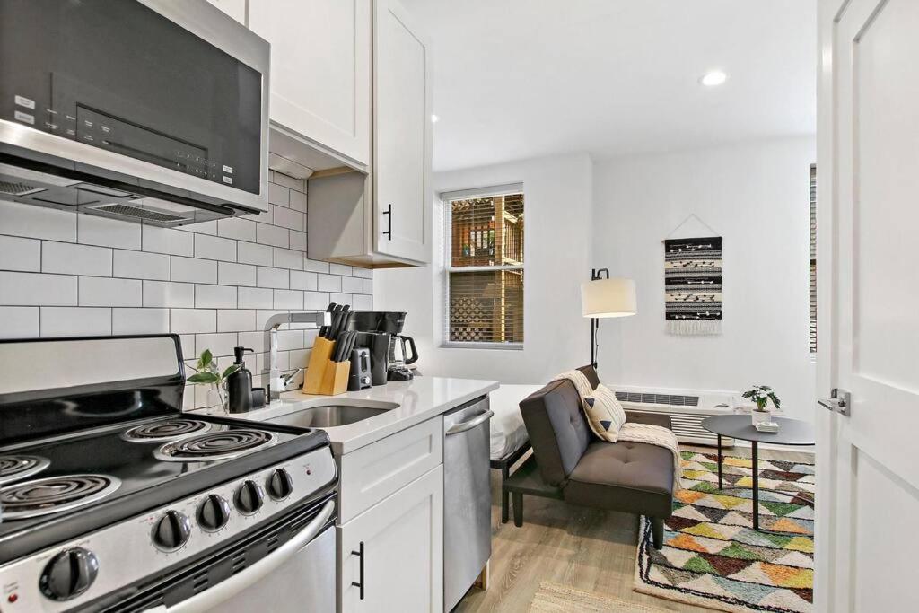Apartment Cozy Studio Apt With In-unit Laundry And Wi-fi! - Montrose 111