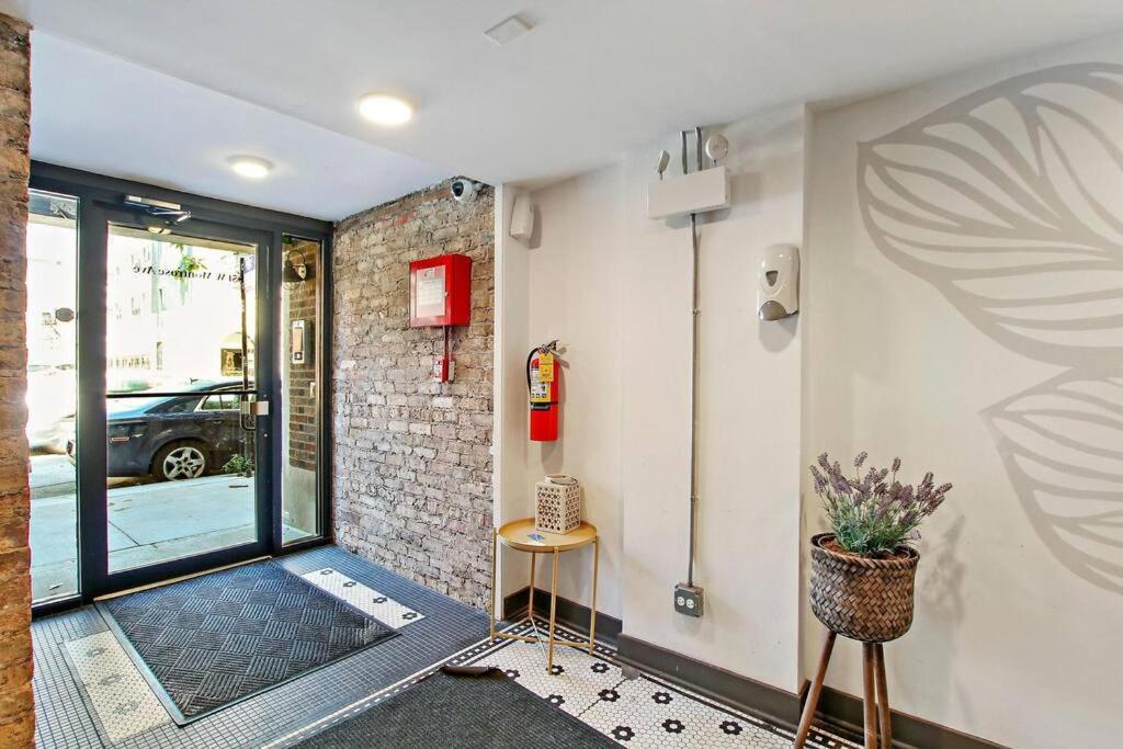 Apartment Cozy Studio Apt With In-unit Laundry And Wi-fi! - Montrose 111 *