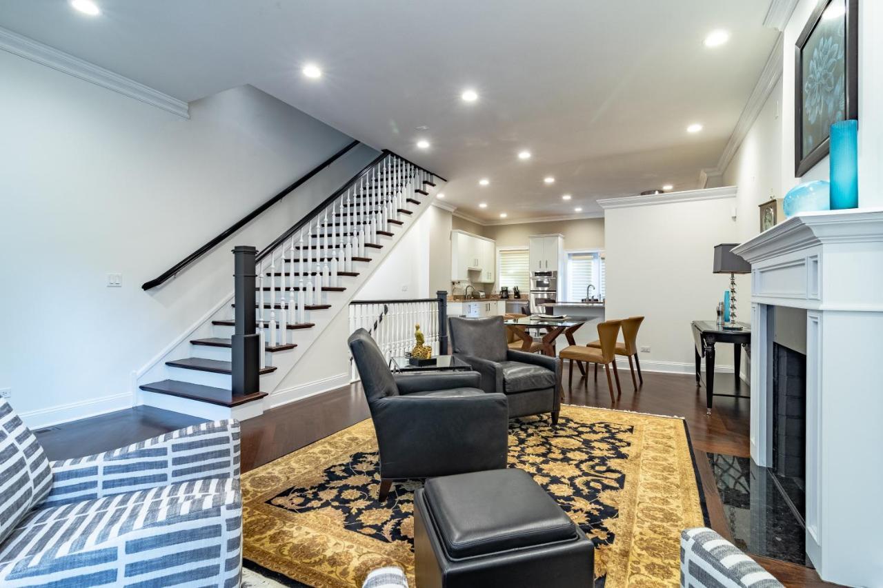 Luxurious Gold Coast With Parking For Up To 12 Guests Villa