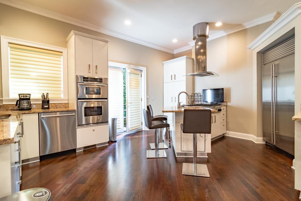 Luxurious Gold Coast With Parking For Up To 12 Guests * Chicago