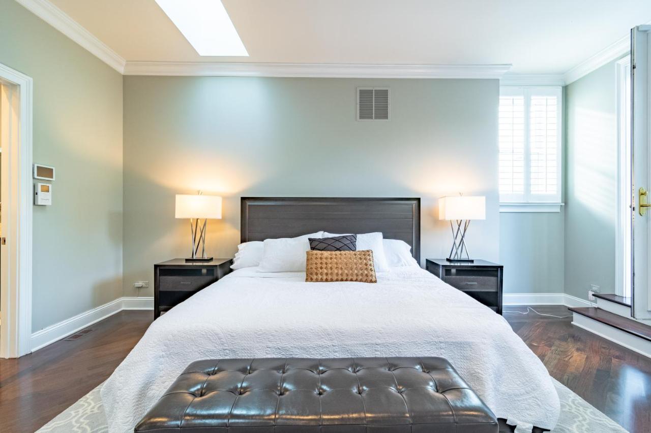 Luxurious Gold Coast With Parking For Up To 12 Guests * Chicago