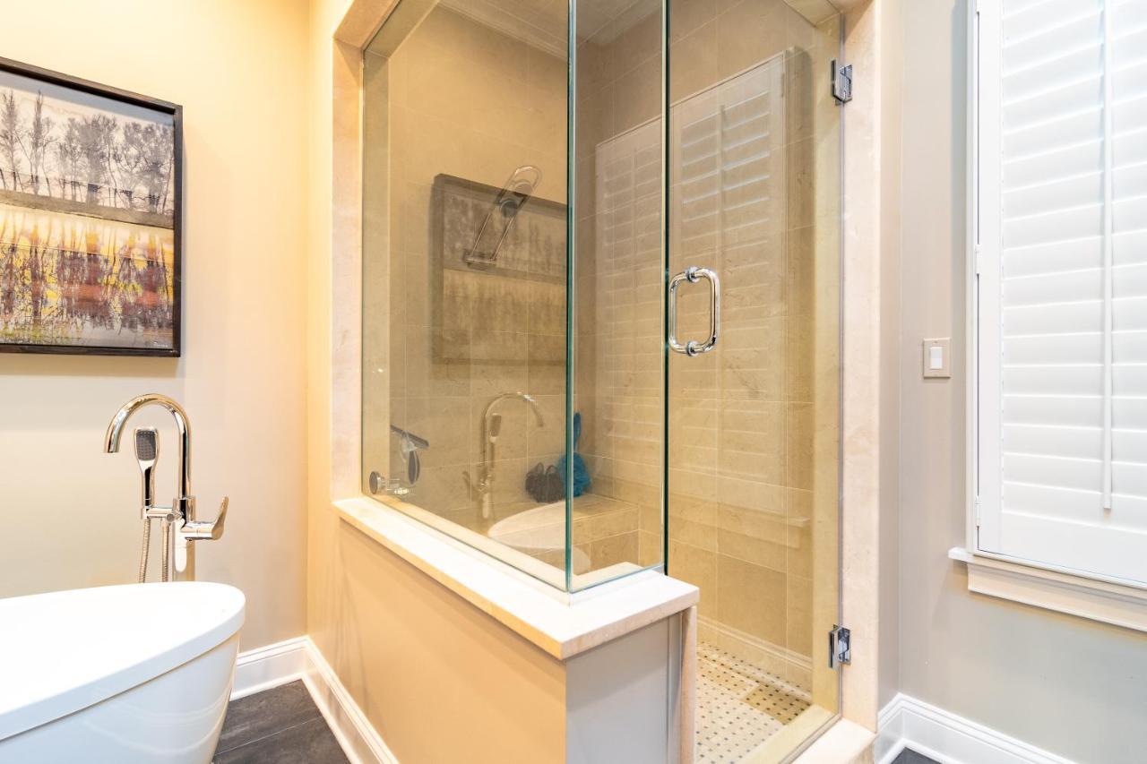 Luxurious Gold Coast With Parking For Up To 12 Guests Villa Chicago