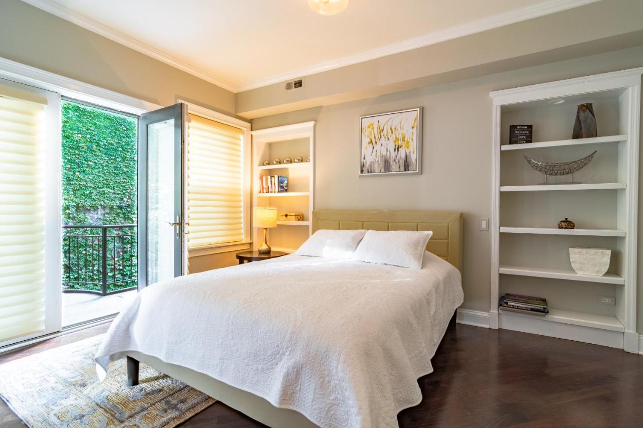 Luxurious Gold Coast With Parking For Up To 12 Guests Chicago