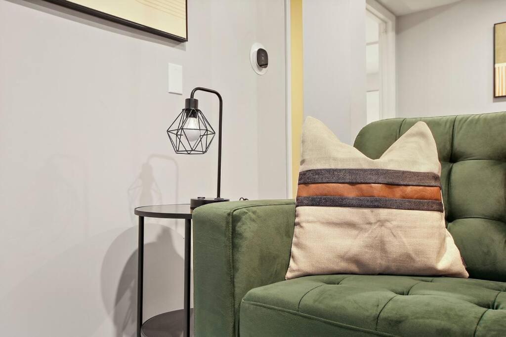 Stylish & Blissful 2br In - Barry 837-gb Apartment *