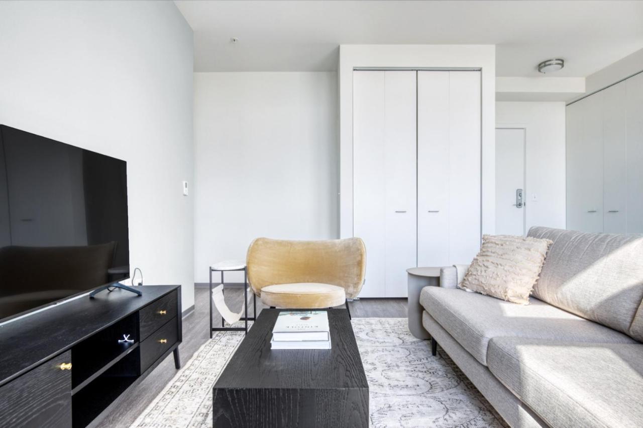 Logan Sq 2br W Roof Gym 1 Block To L Chi-480 * Chicago