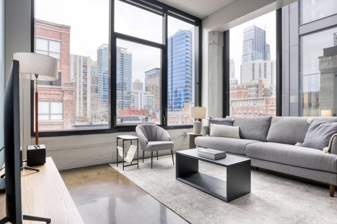 River North 1br W Gym Lounge Roof Nr Riverwalk Chi-894