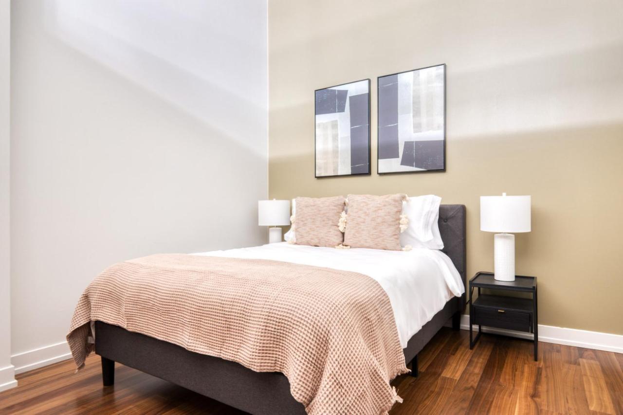 River North 1br W Gym Lounge Roof Nr Riverwalk Chi-893 * Chicago