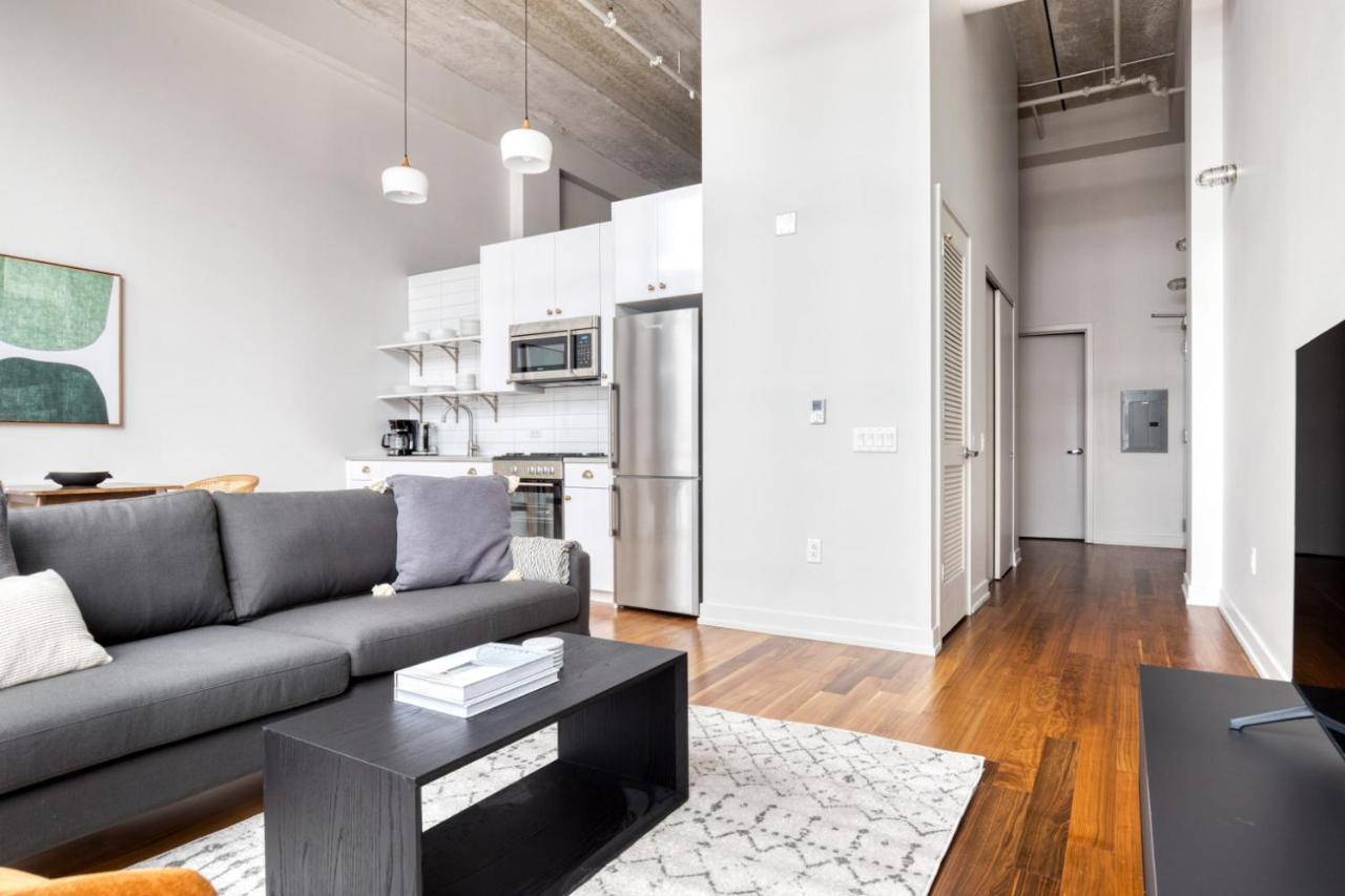 River North 1br W Gym Lounge Roof Nr Riverwalk Chi-893