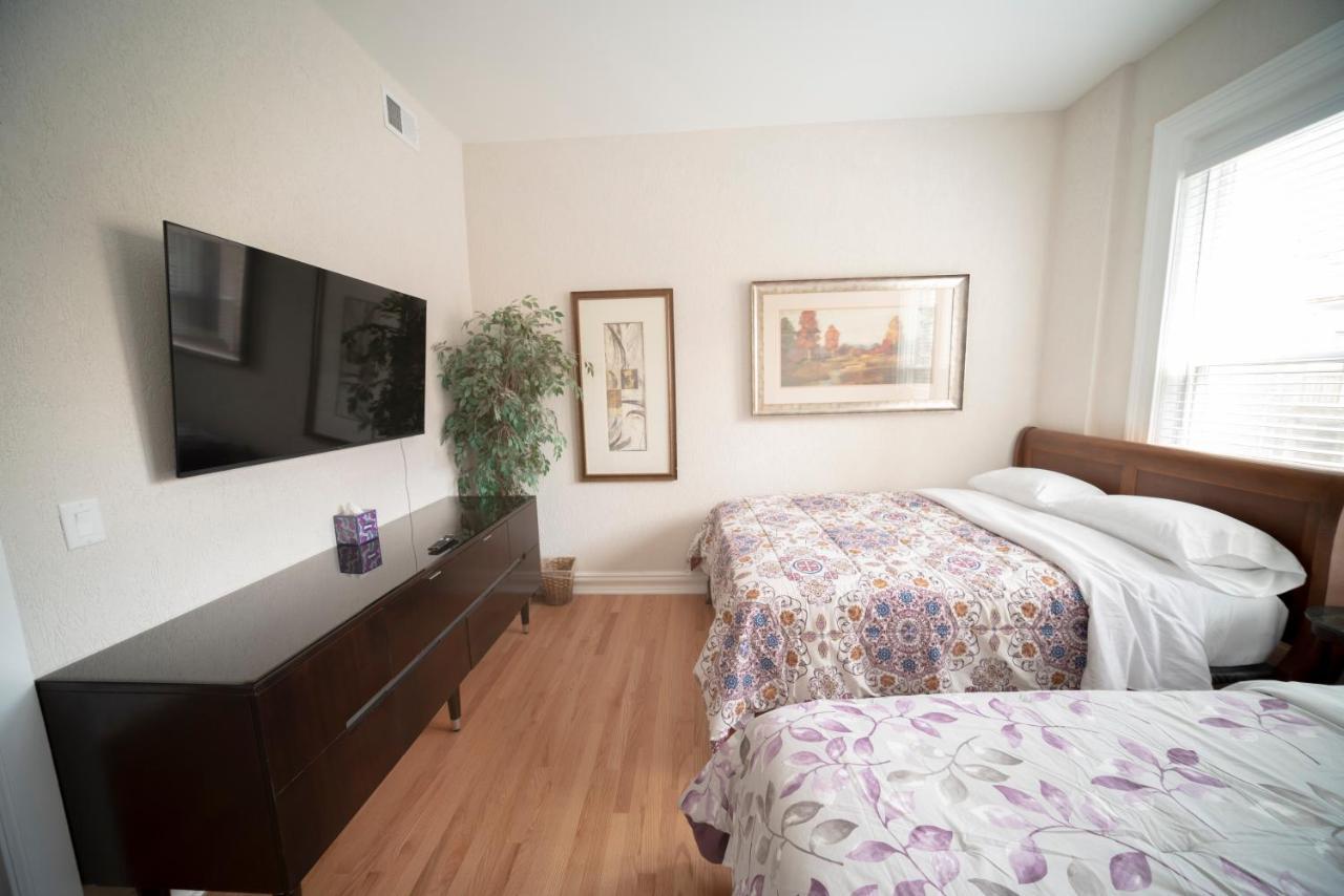 Apartment City Sleeps 10-20 Free Tv & Parking Chicago