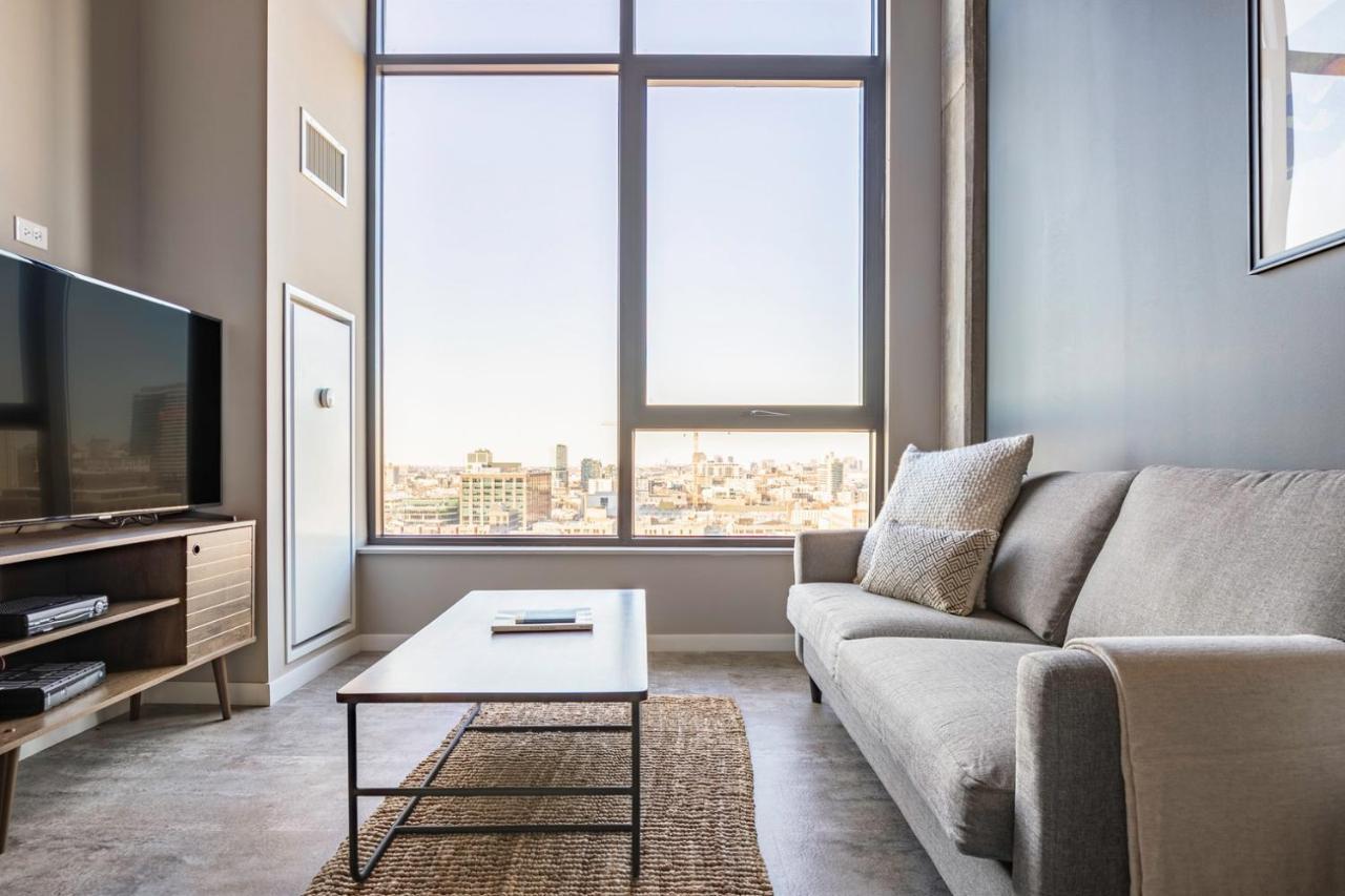 W Loop 1br W Pool Gym Nr Restaurant Row Chi-274