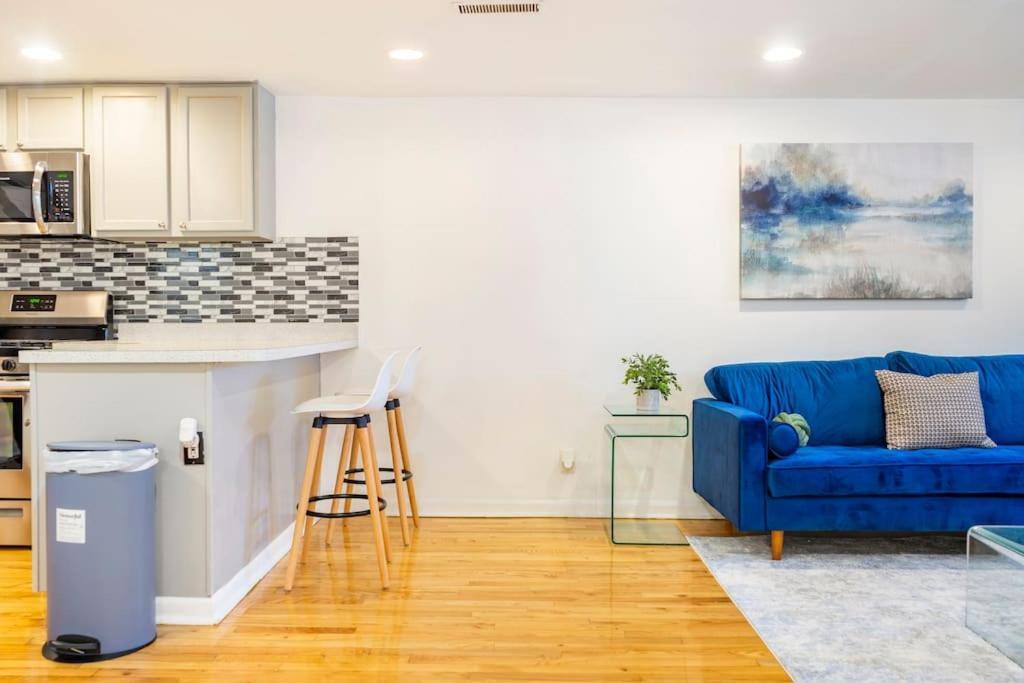 Cozy 2br/2ba Near Downtown-chi
