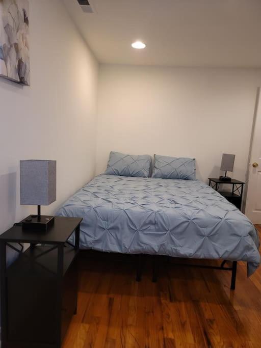 Cozy 2br/2ba Near Downtown-chi Apartment
