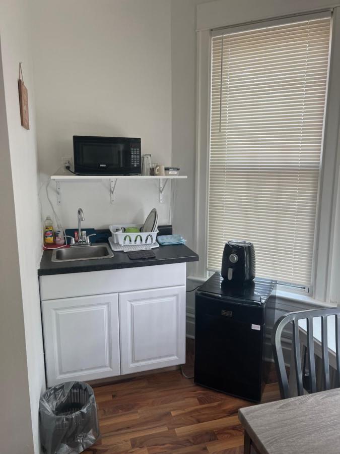 Hollywood Llc Guest house *