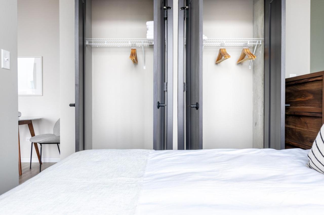 Apartment W Loop W Pool Gym Nr Restaurant Row Chi-283