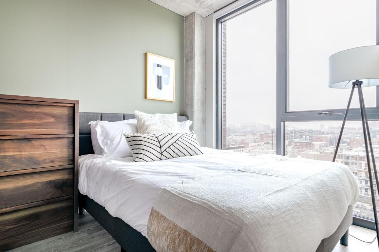 W Loop W Pool Gym Nr Restaurant Row Chi-283 *
