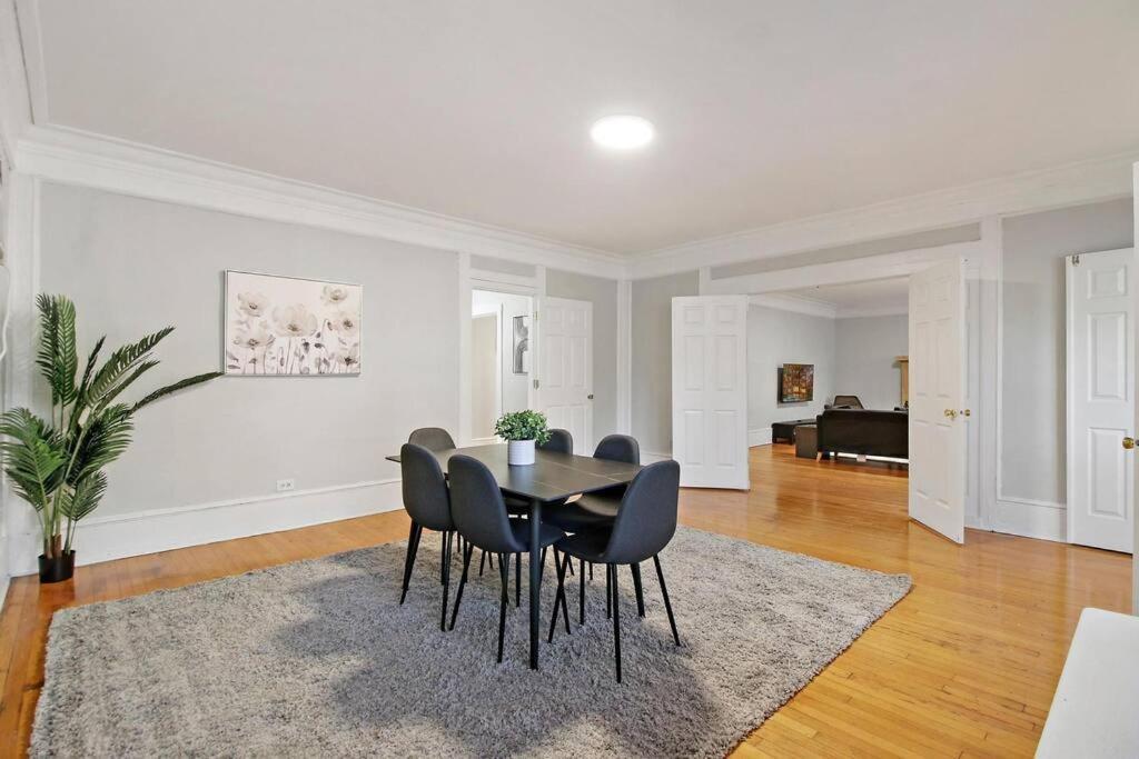 Spacious 4br Apt In Historic Hyde Park Near Beach Apartment