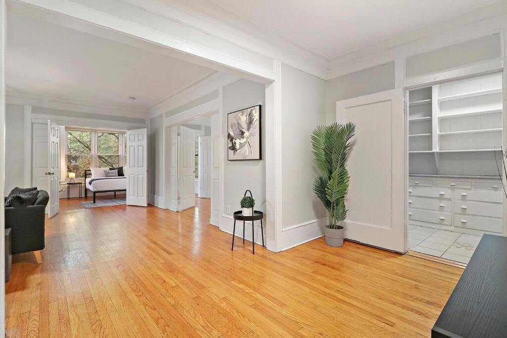 Spacious 4br Apt In Historic Hyde Park Near Beach Apartment Chicago