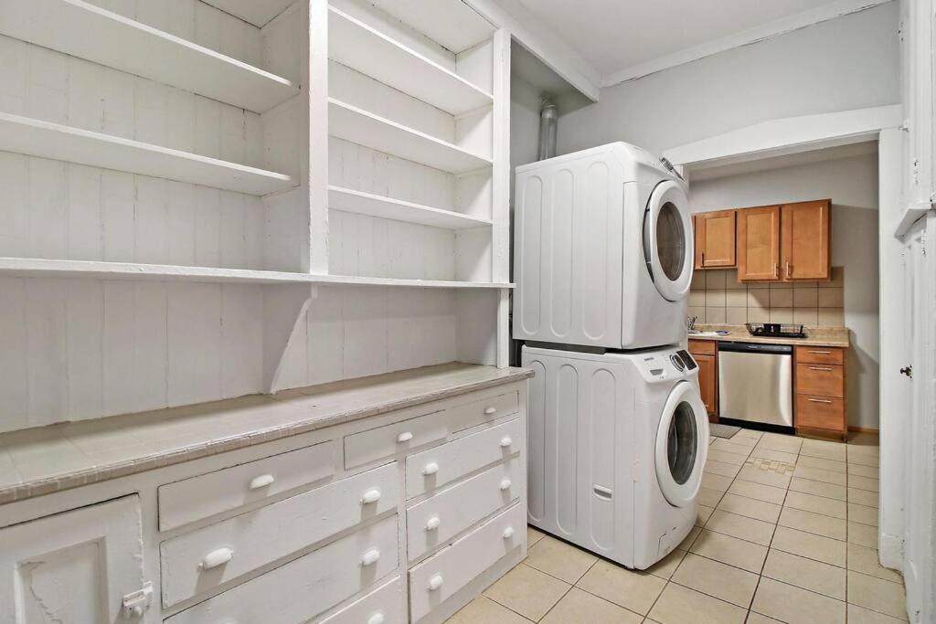 Spacious 4br Apt In Historic Hyde Park Near Beach Apartment *