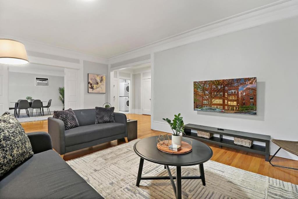 Spacious 4br Apt In Historic Hyde Park Near Beach Apartment Chicago