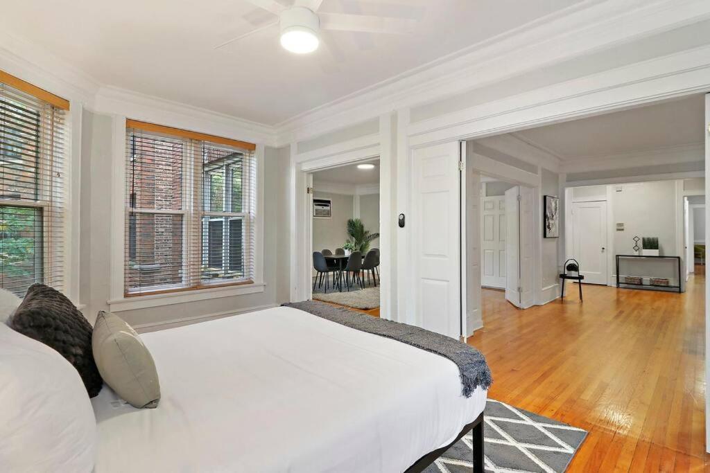 Spacious 4br Apt In Historic Hyde Park Near Beach Chicago