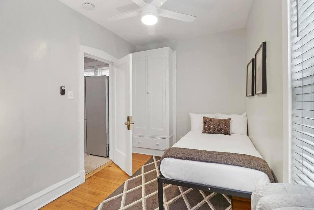 Apartment Spacious 4br Apt In Historic Hyde Park Near Beach *