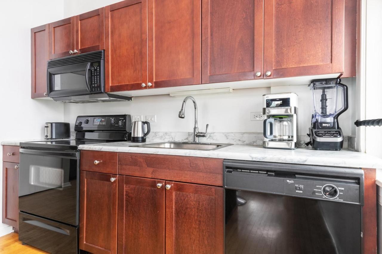 Apartment Loop W Gym Doorman Nr L Parks Chi-300