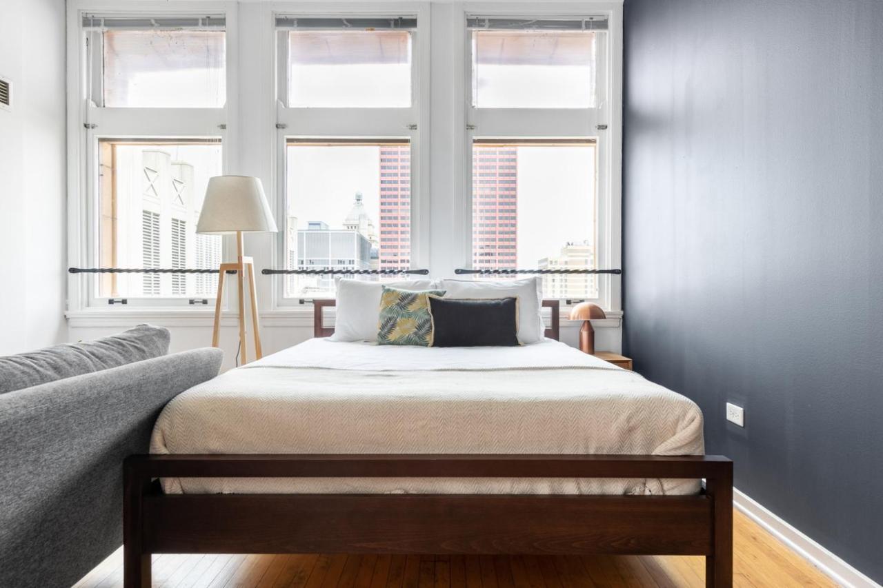 Apartment Loop W Gym Doorman Nr L Parks Chi-300