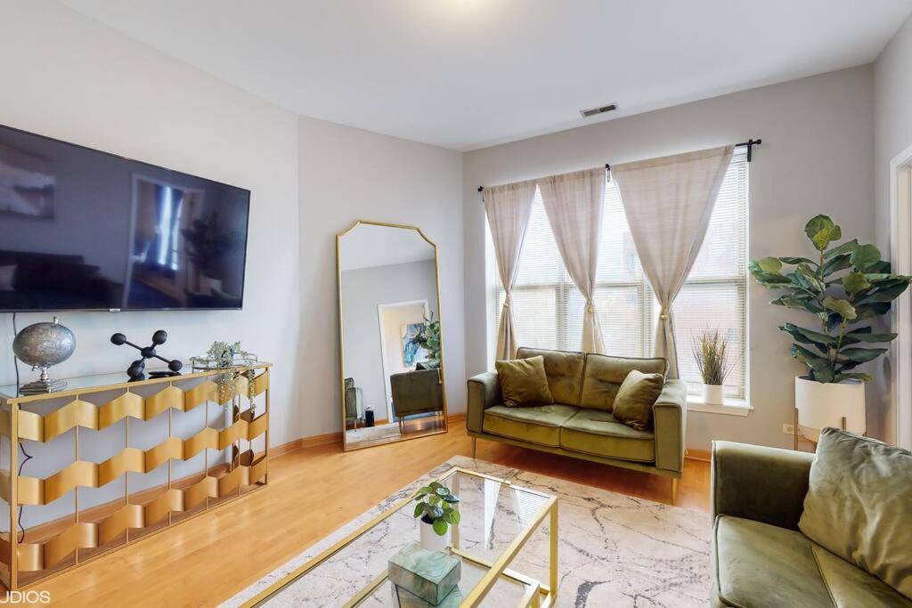 Chic L Near Downtown & Il Medical District *