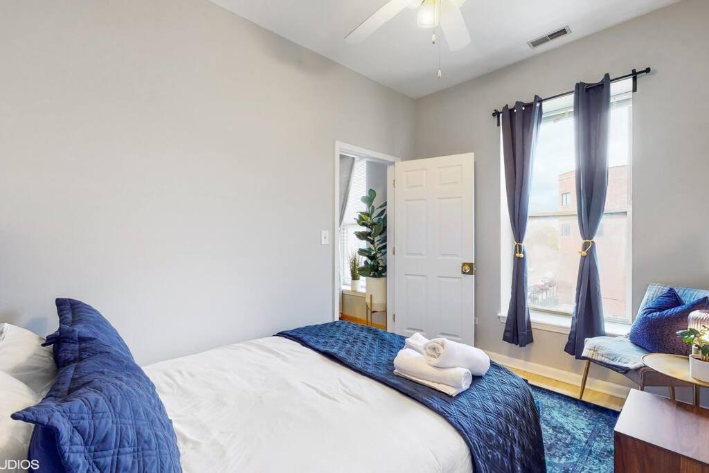 Holiday home Chic L Near Downtown & Il Medical District *