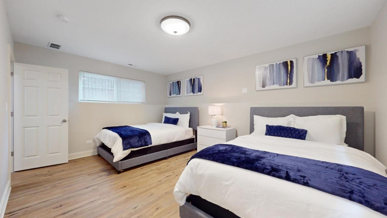 Modern Elegance: 4br Duplex W/ Free Garage Parking *