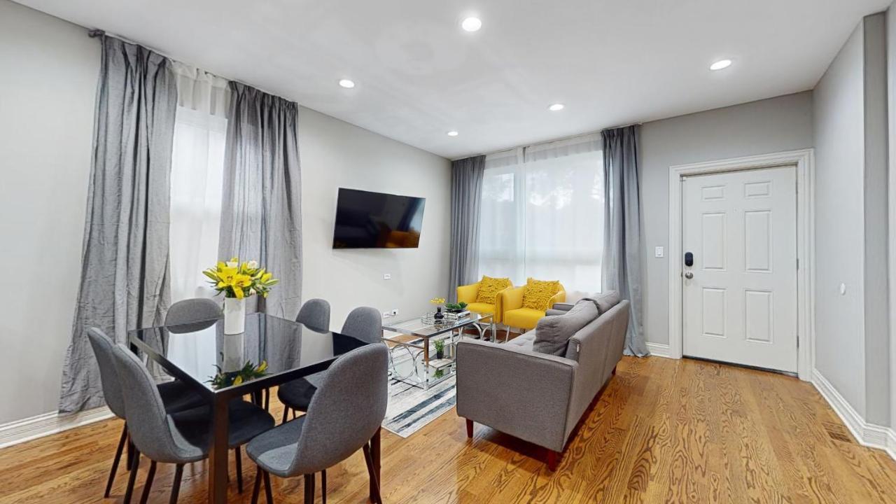 Modern Elegance: 4br Duplex W/ Free Garage Parking Apartment *
