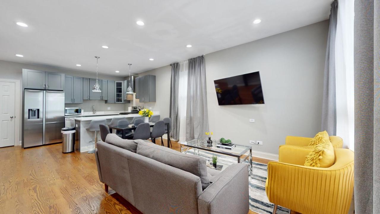 Modern Elegance: 4br Duplex W/ Free Garage Parking Apartment