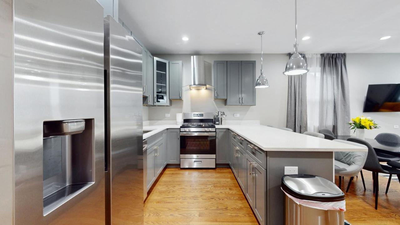 Apartment Modern Elegance: 4br Duplex W/ Free Garage Parking Chicago