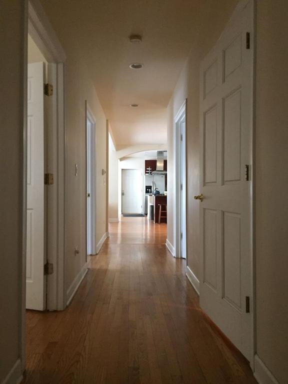 Wrigleyville Away From Home! 5 Mins From Downtown! Steps From Lake!! Cozy! Apartment Chicago