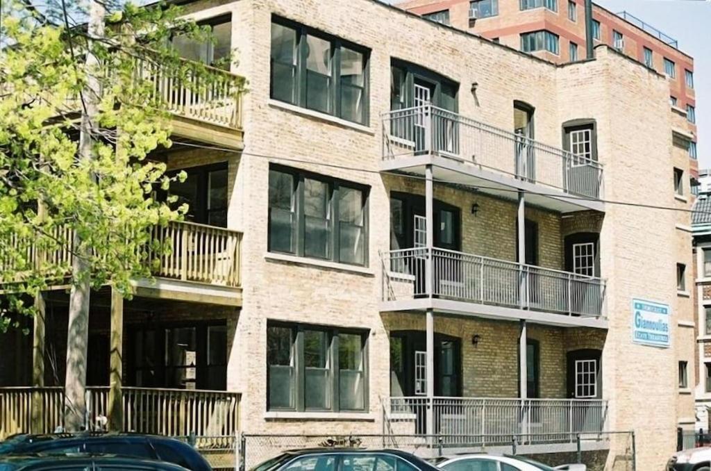 Wrigleyville Away From Home! 5 Mins From Downtown! Steps From Lake!! Cozy! * Chicago