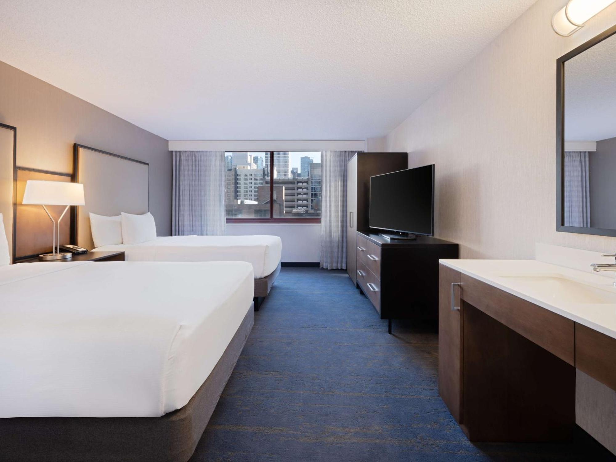 Hotel Embassy - Downtown River North 3*