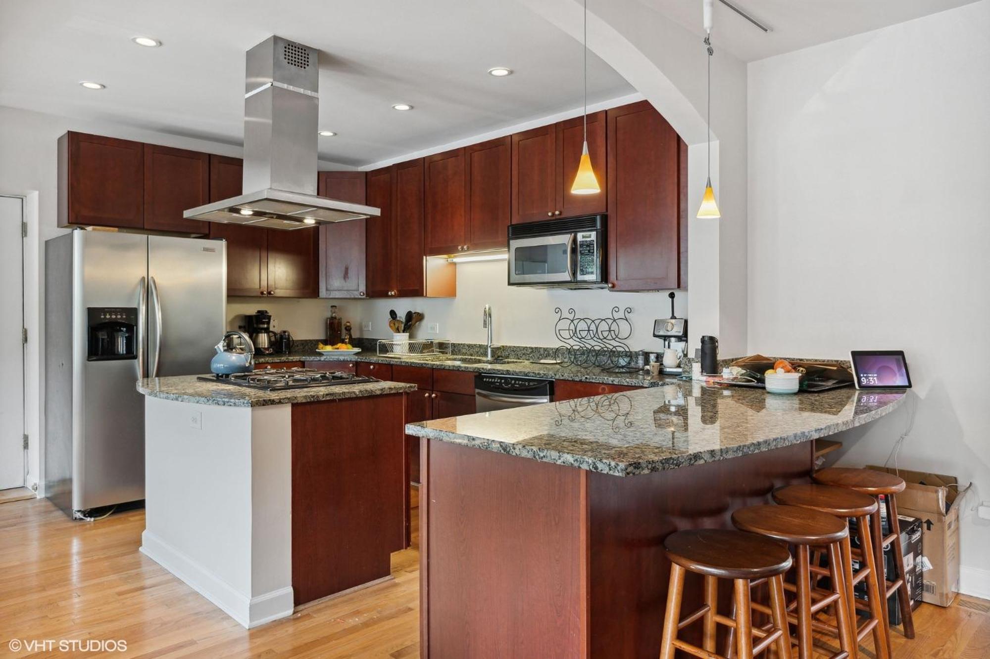 Wrigleyville Away From Home! 5 Mins From Downtown! Steps From Lake!! Cozy! Chicago