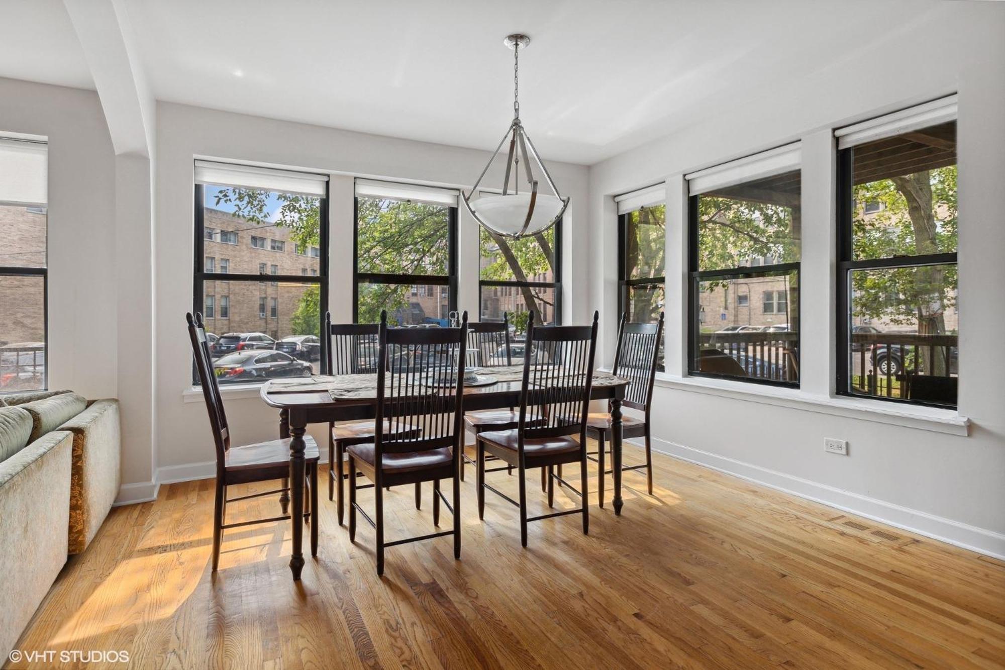 Wrigleyville Away From Home! 5 Mins From Downtown! Steps From Lake!! Cozy! * Chicago