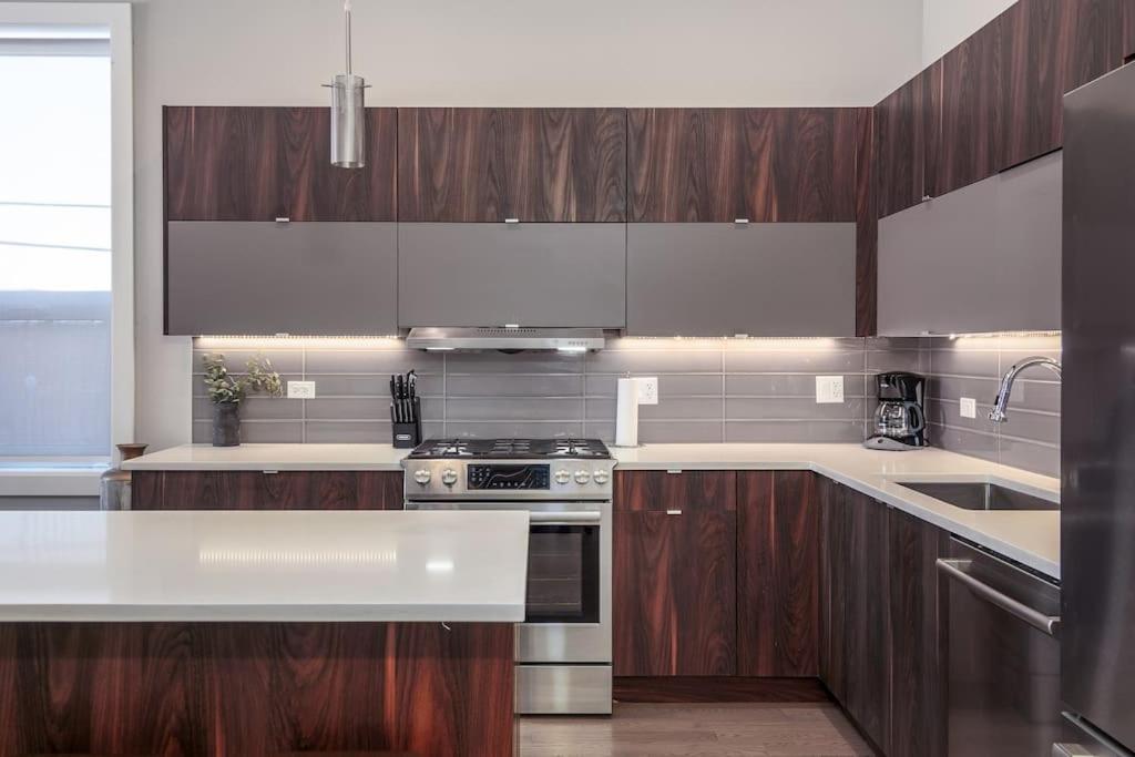 Breathtaking Downtown Penthouse A - Sleeps 11 Holiday home *