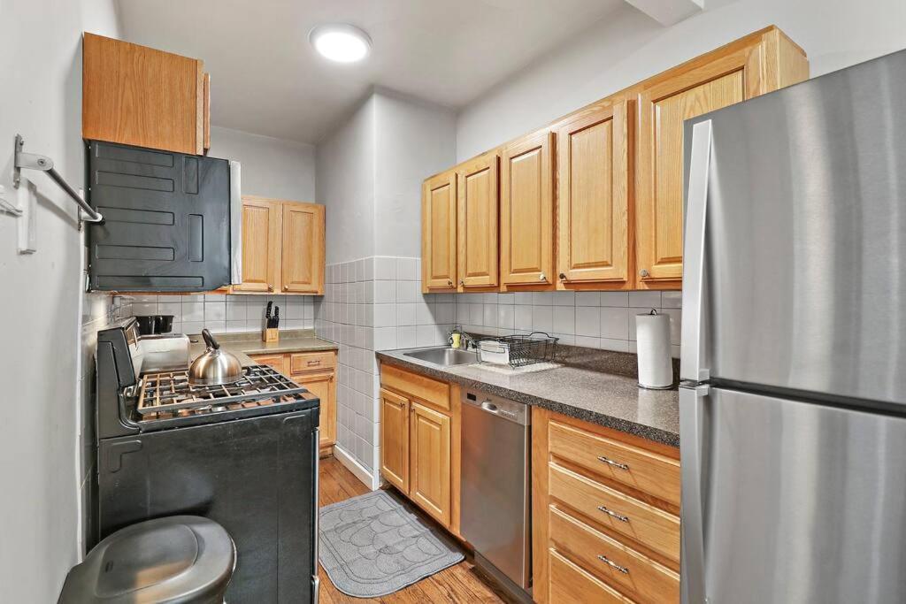 Elegant & Stylishly 1br Fully Furnished Apt - Lincoln 205 *