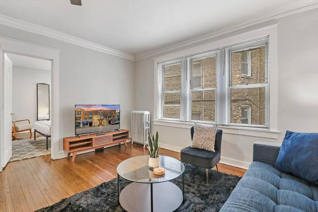 Elegant & Stylishly 1br Fully Furnished Apt - Lincoln 205 Chicago