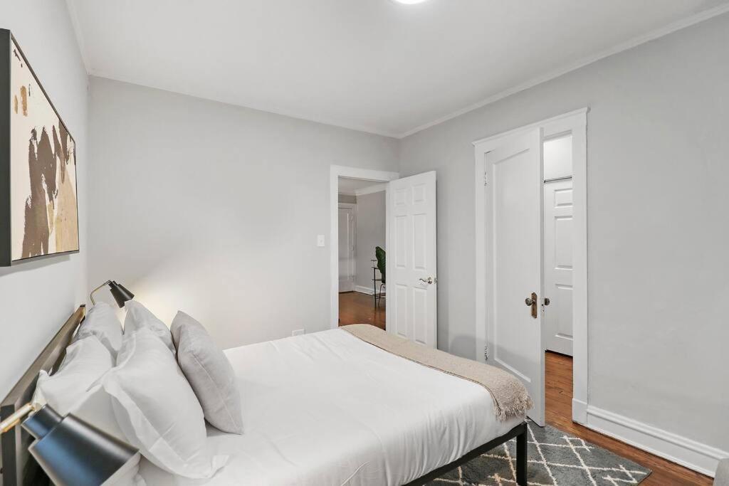 Elegant & Stylishly 1br Fully Furnished Apt - Lincoln 205 Apartment