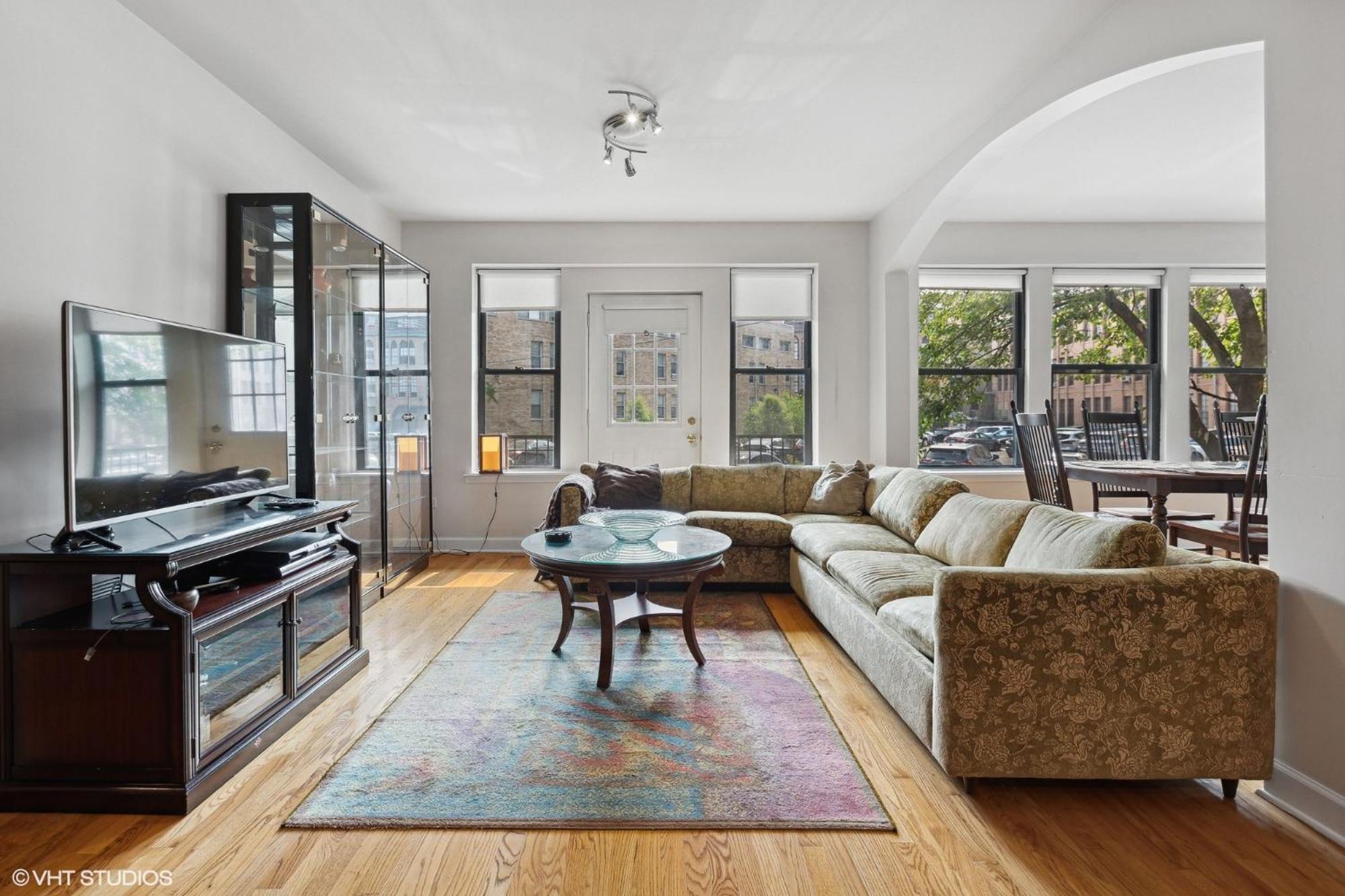 Wrigleyville Away From Home! 5 Mins From Downtown! Steps From Lake!! Cozy! Apartment Chicago